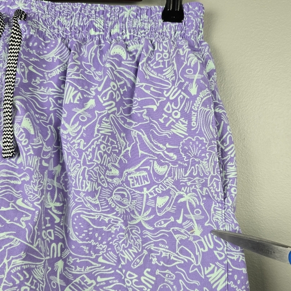 NIKE Shark Lap 6.5" Volley Swim Trunks Color‎ Atomic Violet Mens Size L Swimming - Picture 14 of 15